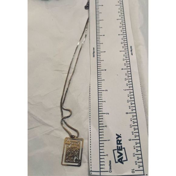 GOLD KING CARD NECKLACE - Picture 6 of 6